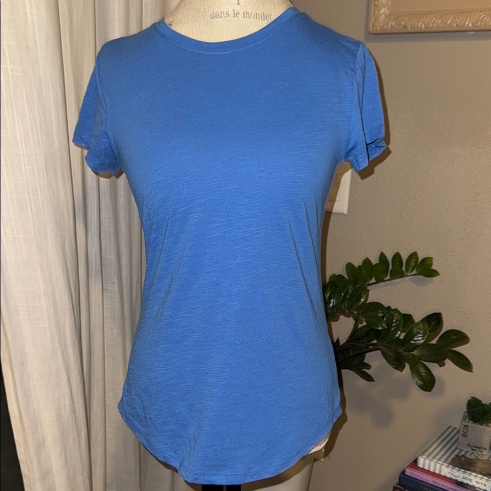 Sonoma The Everyday Tee Blue shortsleeve Women's Top casual shirt size Small - Picture 5 of 7